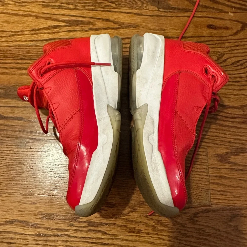 Boys Nike Jordans Red Sz 4.5 - Picture 4 of 7